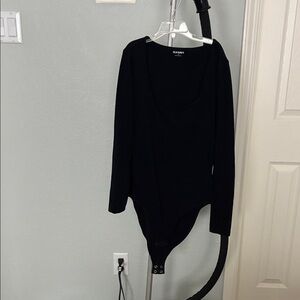 Old Navy Black Long Sleeve Scoop Bodysuit